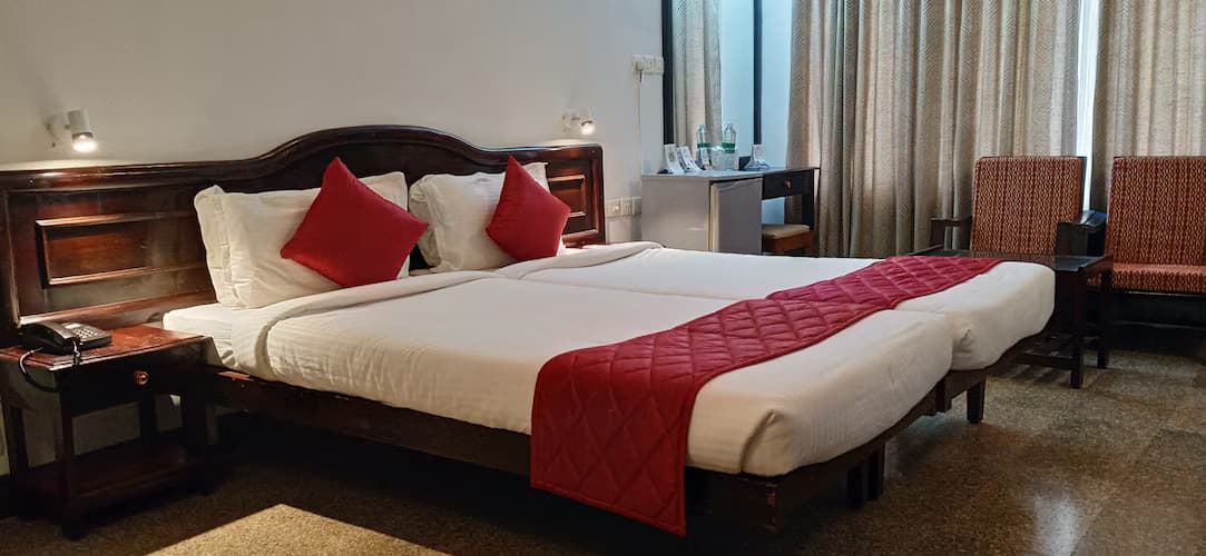 NONSEAVIEWTWINROOM - Image 1