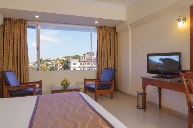 Executive Room - Image 1