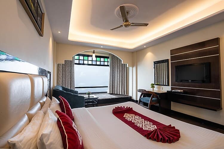 Premium Room with Breakfast - Image 1