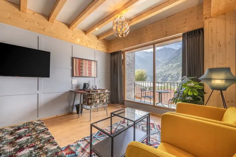 Luxury Room with Balcony (Mountain View)-MAP - Image 1