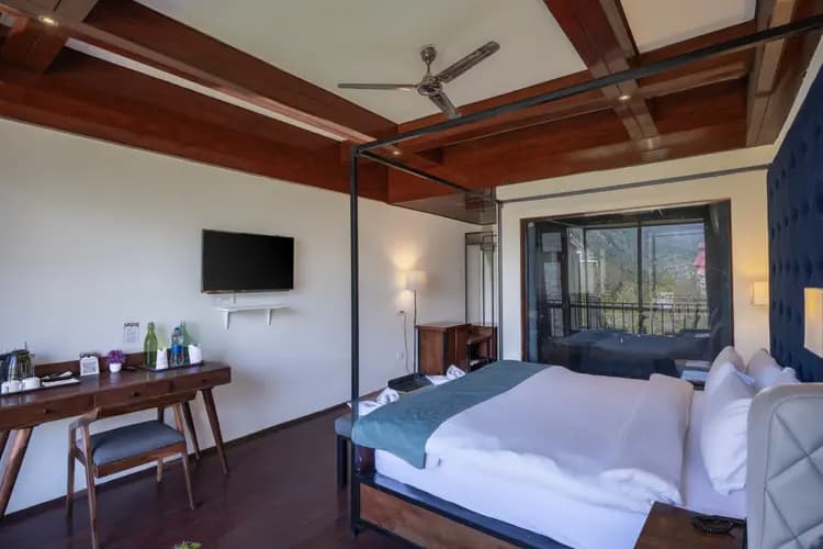 Superior Deluxe Room with Balcony (Mountain View)-MAP - Image 1