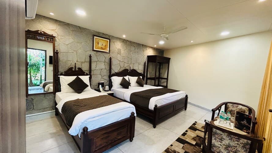 Deluxe Triple Bed Room - Image 1