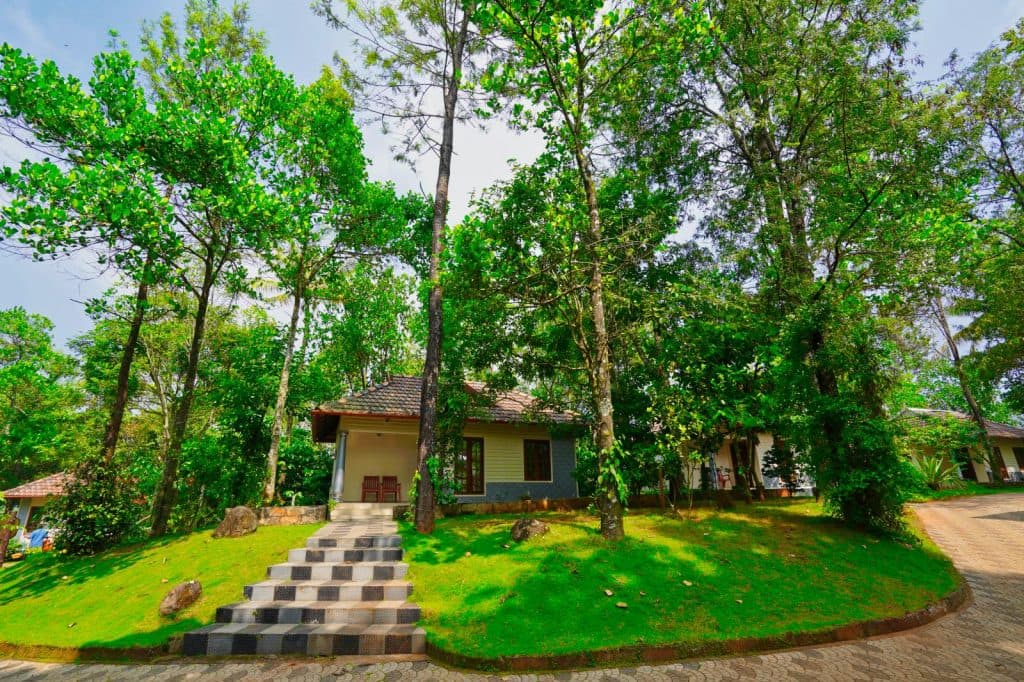Cardamom Cottage Room with Breakfast - Image 1