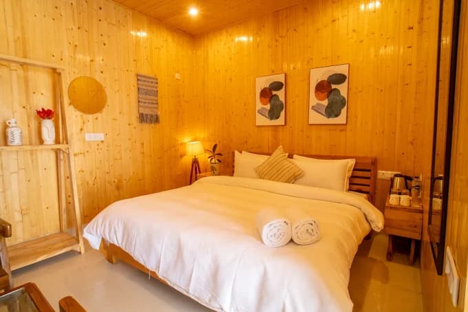 Deluxe Wooden Cottage with Breakfast - Image 1