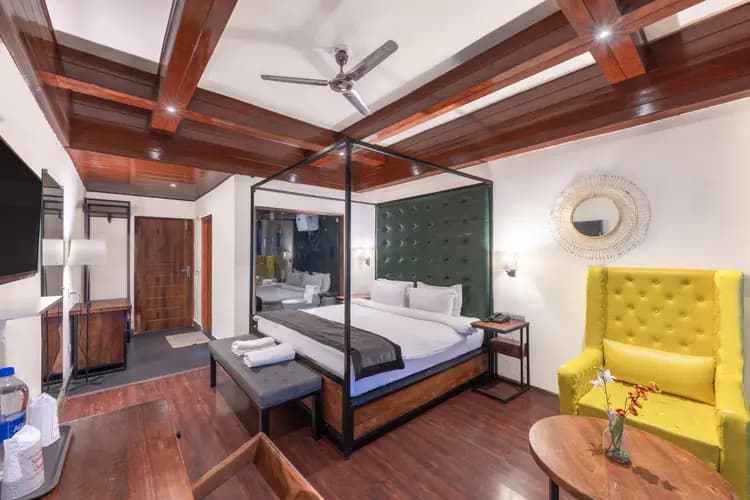 Deluxe Room with Balcony-MAP - Image 1