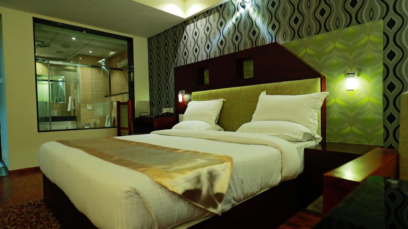 Executive Room with Breakfast - Image 1