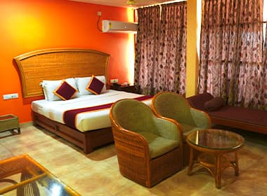 Deluxe Room with Breakfast - Image 1