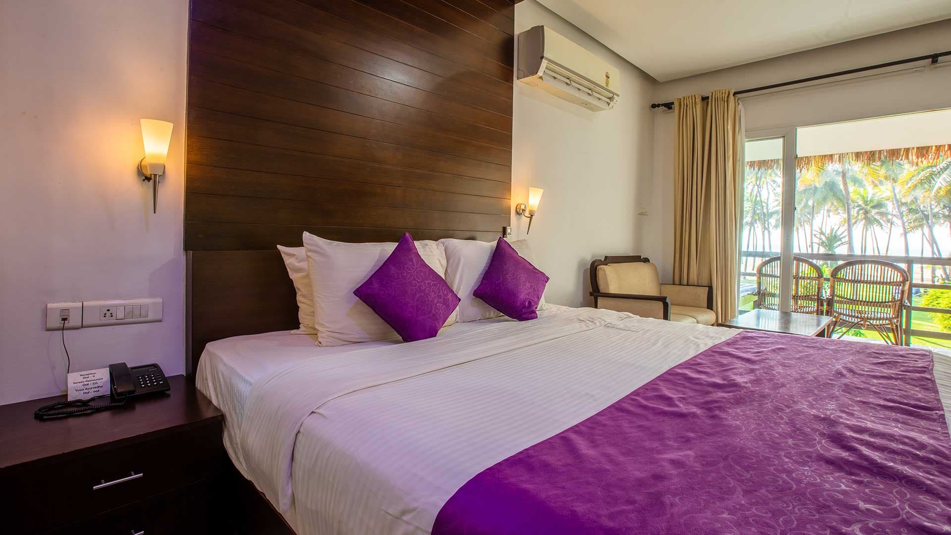 Deluxe Ocean View Room with Breakfast - Image 1