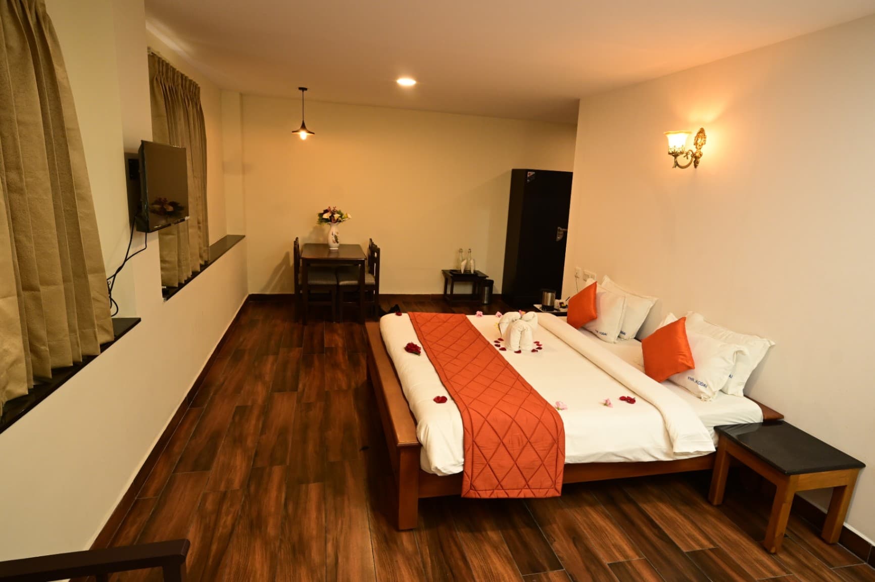 Family suite with breakfast - Image 1