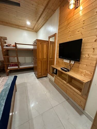 Deluxe Room - Image 1
