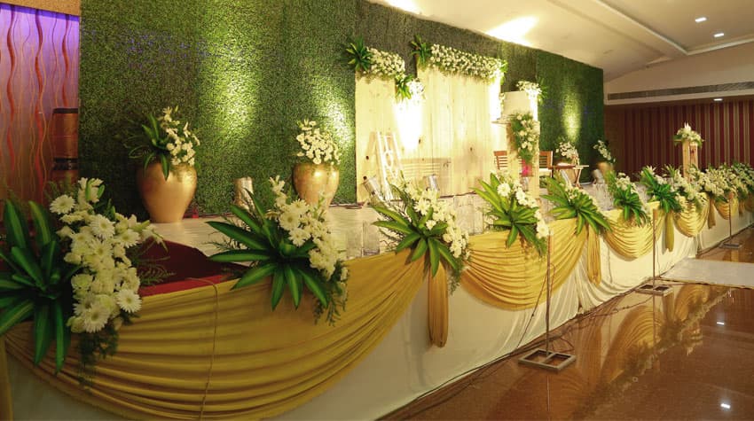 Club Room (Business Suite) with breakfast - Image 1