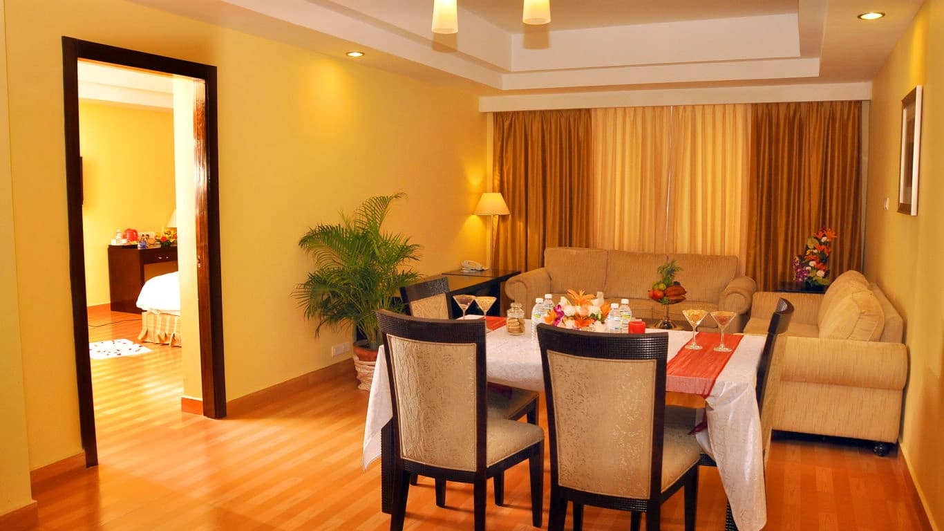 Mini Suite Room with Breakfast - Image 1