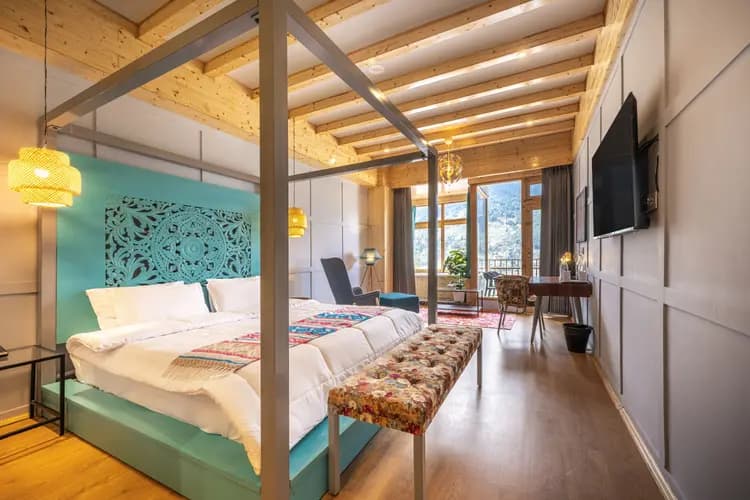 Premier Jacuzzi Room with Balcony (Mountain View)-MAP - Image 1