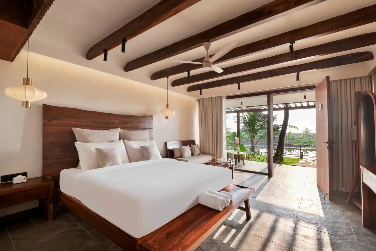 Platinum Room – River View - Image 1