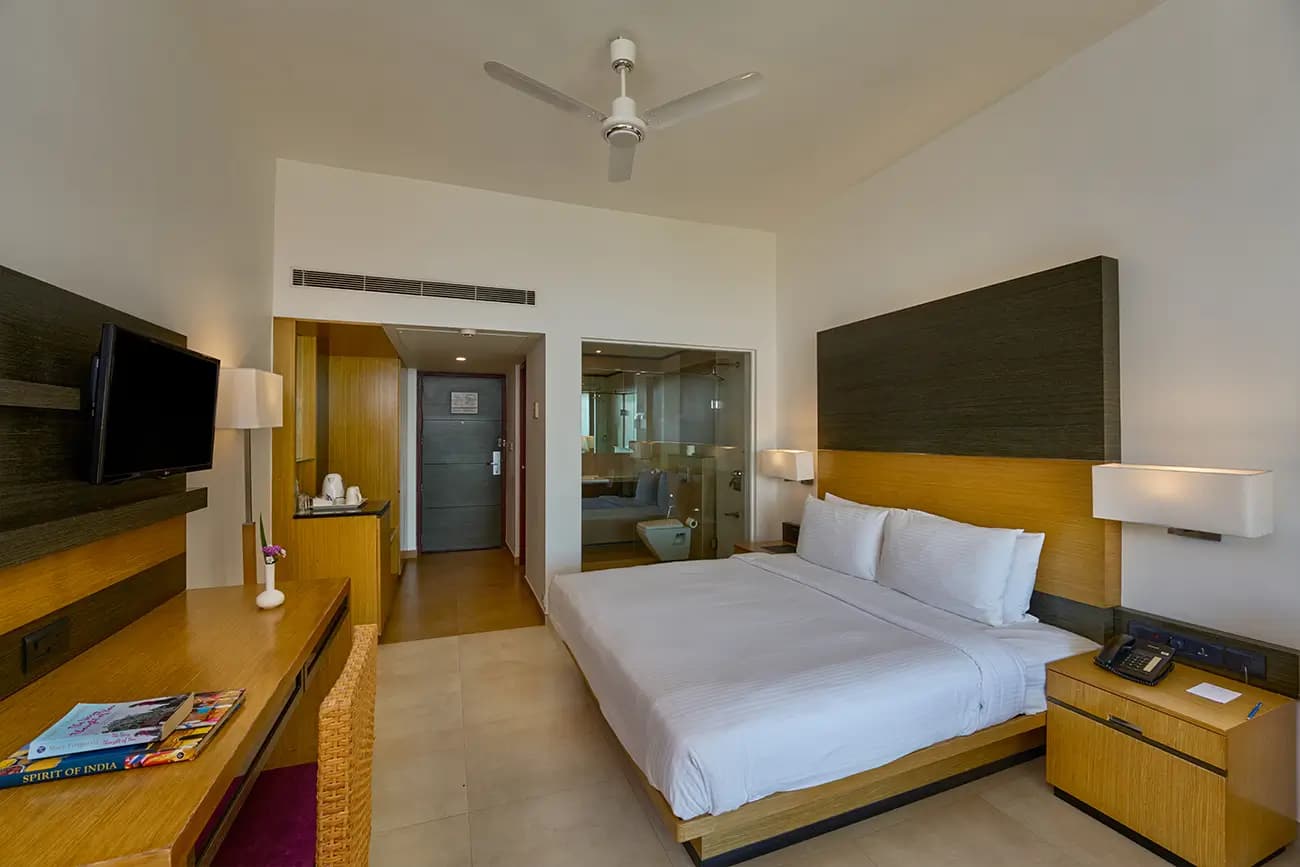 Club Room with Breakfast - Image 1
