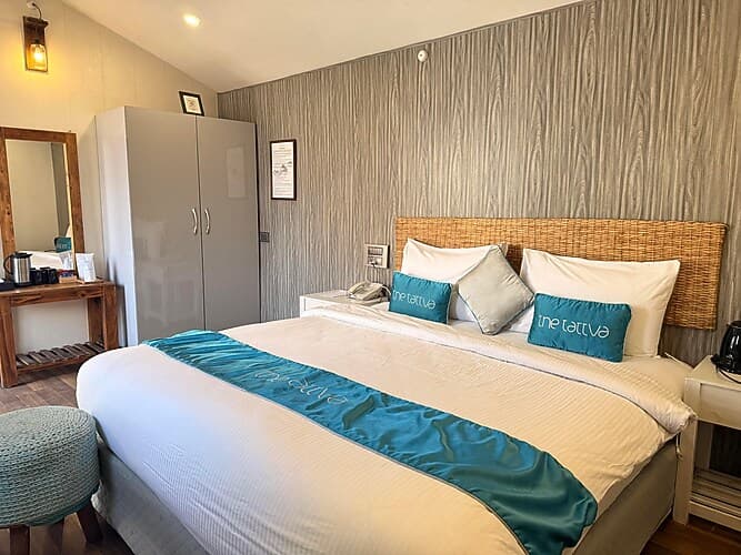 Standard Room with Breakfast - Image 1