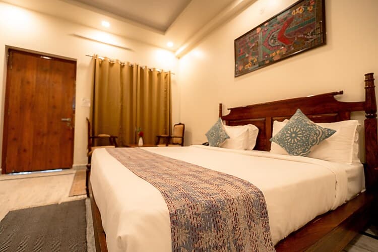 Deluxe Room with Breakfast - Image 1
