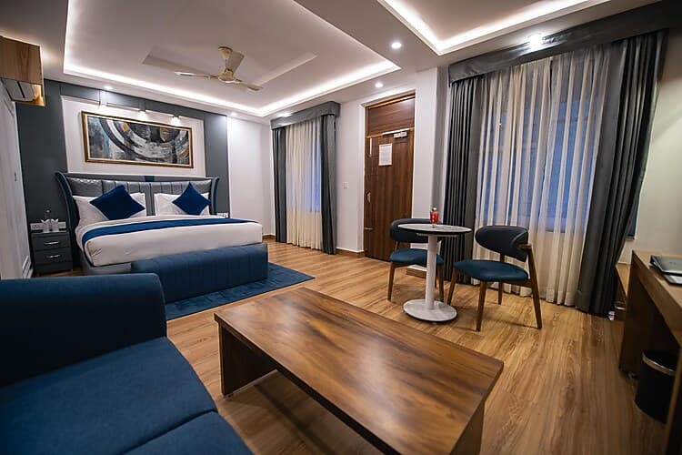 Superior Room with Breakfast - Image 1