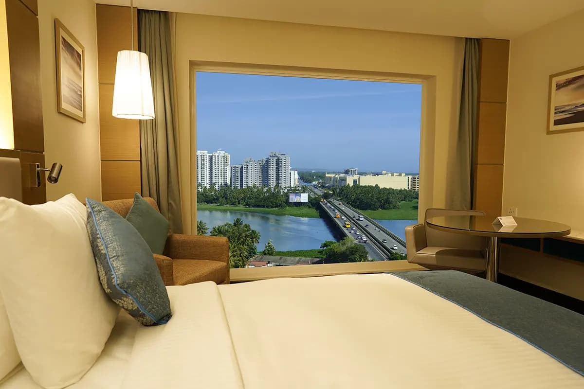 Executive Lake View Room with Breakfast - Image 1