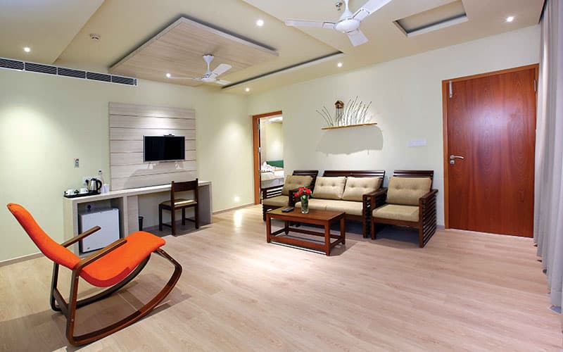 Suite Room with Breakfast - Image 1
