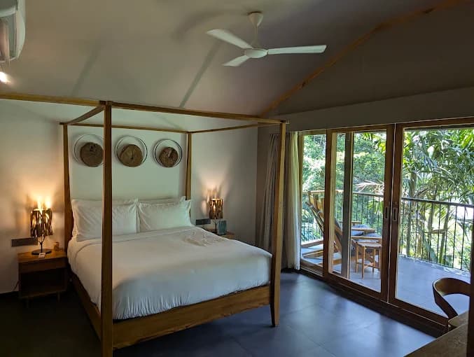 Presidential Suite Room with Breakfast and Lunch - Image 1