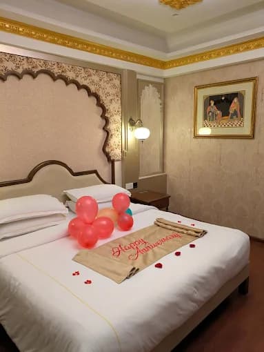 Deluxe Room - Image 1