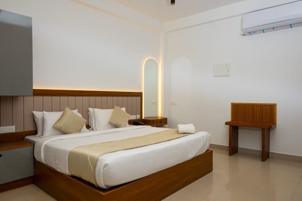 Suite Room with Breakfast - Image 1