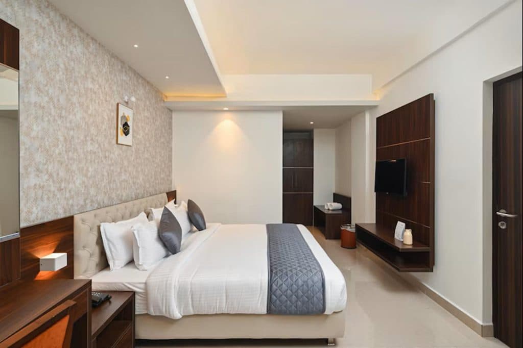 Golden Executive with Balcony NonAC Room with Breakfast - Image 1