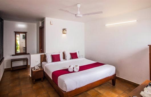 Deluxe Room with Breakfast - Image 1