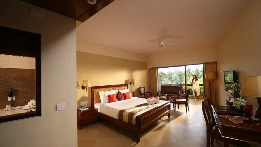 Ixora Room with Breakfast - Image 1