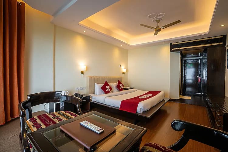 Superior Room with Breakfast - Image 1