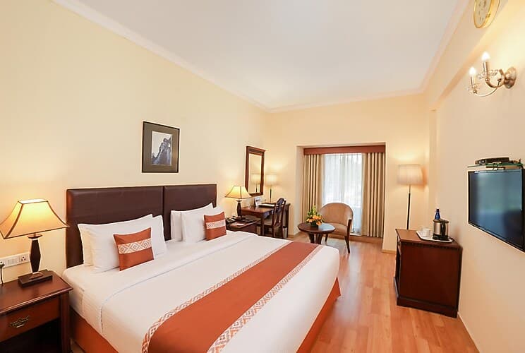 Executive Room with Breakfast - Image 1