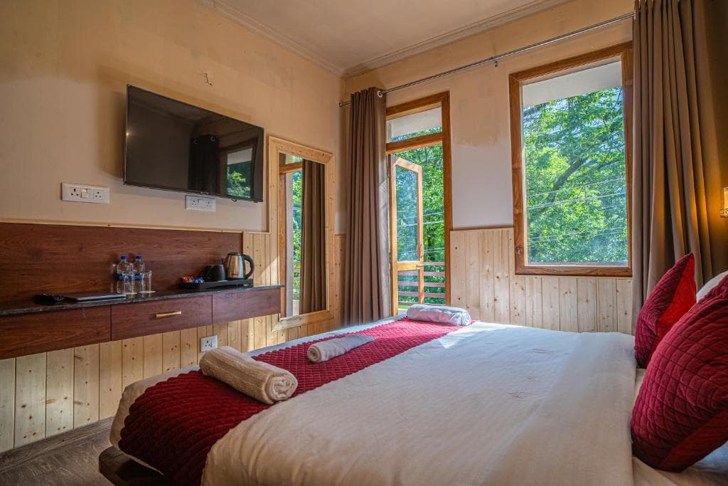 Deluxe Room - Image 1